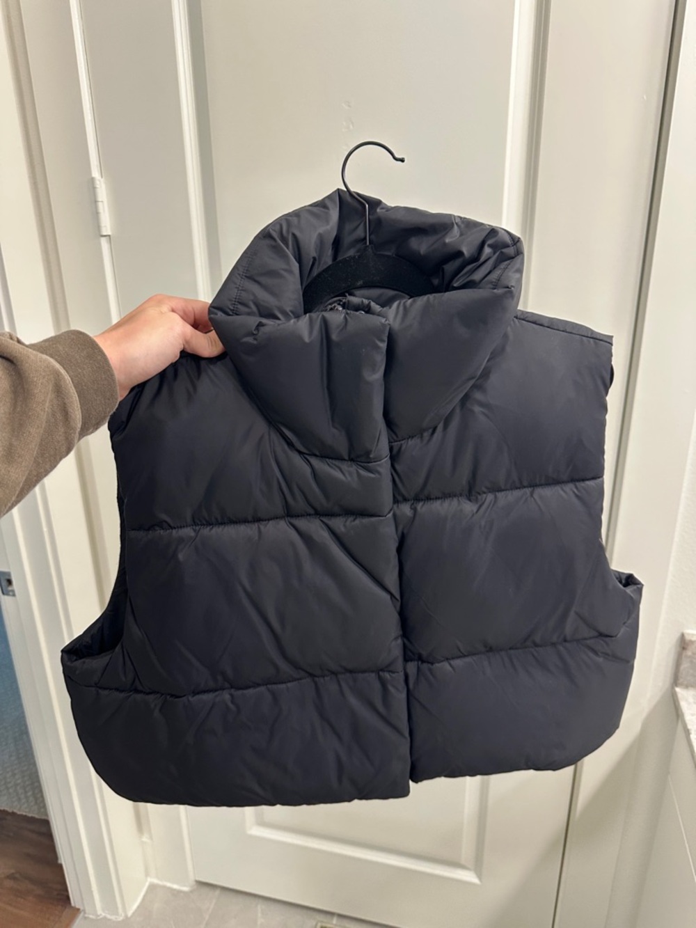 ALO Yoga Black Puffer Vest